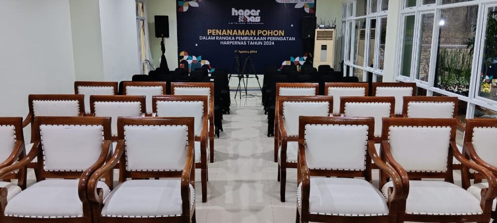 Jasa Sewa Kursi Kayu VIP Terdekat Area Pesanggrahan