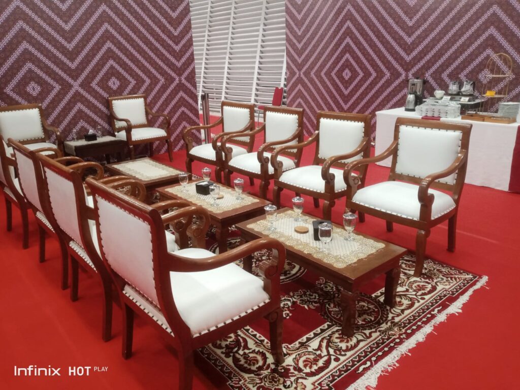 Jasa Sewa Kursi Kayu VIP Terdekat Area Pesanggrahan